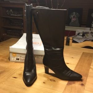 Black rockport healed boots